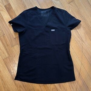 Figs black one pocket top